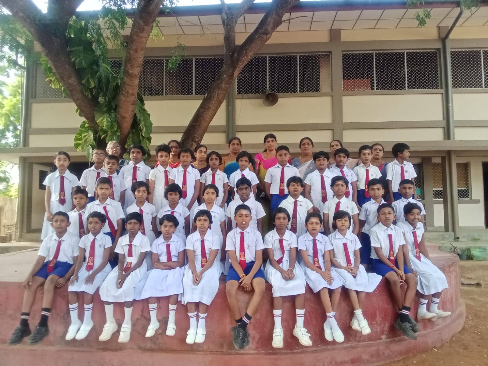 தரம் 5 புலமைப்பரிசில் பரீட்சை  2025ம் ஆண்டு வெட்டுப்புள்ளிக்கு மேல் பெற்ற 36 மாணவர்களுடன்